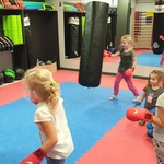 Warsztaty karate - dzieci na macie