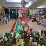 Pokaz mody wiosennej- dziecko w przebraniu