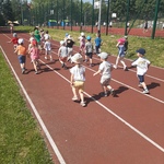 Sprintem do maratonu - dzieci na bieżni 