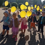 Dzień przedszkolaka- pochód dzieci z balonami