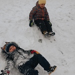 Zimowa olimpiada- dzieci na śniegu 