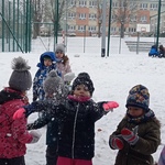 Zimowa olimpiada- zabawy na śniegu 