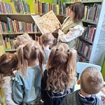 Tygryski w Bibliotece- dzieci zwiedzają Książnicę Podlaską 