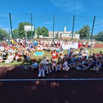 Sprintem do maratonu- pamiątkowe zdjęcie wszystkich uczestników biegu