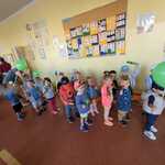 Dzień Przedszkolaka- dzieci z balonami