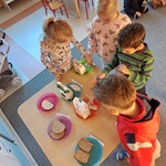 Dzień Chleba - dzieci badają właściwości mąki