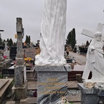 Zbliża się Dzień Wszystkich Świętych - Pomnik Dziecka Nienarodzonego i Utraconego
