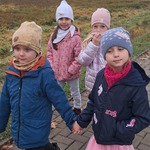 Zbliża się Dzień Wszystkich Świętych - dzieci idą w parachh