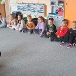 Spotkanie z ratownikami medycznymi - pogadanka na dywanie