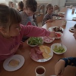 Dzień zdrowej kanapki- grupa Pszczółki 