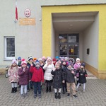 Patriotyczne Śpiewanie- dzieci przed PS nr 82 w Białymstoku