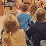 Spotkanie w bibiotece szkolnej - teatrzyk kamishibai