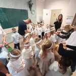 Podlaskie Centrum Psychogeriatrii - dzieci otrzymują medale