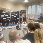 Dzień Babci i Dziadka w Słoneczkach - dzieci w przedstawieniu