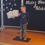Mistrz mowy polskiej - konkurs - uczestnik konkursu na scenie
