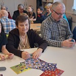 Tygryski z wizytą w Podlaskim Centrum Psychogeriatrii - dzieci podczas warsztatów z seniorami