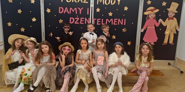 Pokaz mody Damy i Dżentelmeni
