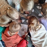 Międzynarodowy Dzień Matematyki- dzieci na dywanie