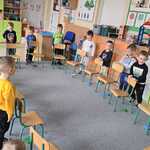 Międzynarodowy Dzień Matematyki- zabawy matematyczne z krzesełkami