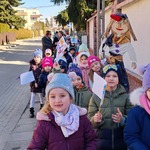 W poszukiwaniu Wiosny - przedszkolaki na spacerze