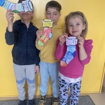 Dzień kolorowej skarpetki - Słoneczka prezentują swoje prace