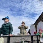 W Wiosce Wielkanocnego Królika - na świątecznym wozie