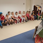 W sali muzealnej dawnej wsi podlaskiej - dzieci z grupy Tygryski