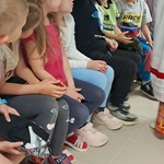 W sali muzealnej dawnej wsi podlaskiej - dzieci z grupy Tygryski