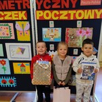 Zaprojektuj geometryczny znaczek pocztowy - dzieci z nagrodami