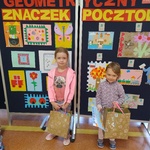 Zaprojektuj geometryczny znaczek pocztowy - dziewczynki z nagrodami