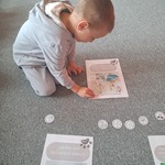 Dzień Kundelka - zajęcia na dywanie w Tygryskach