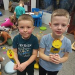 Centrum Edukacji Muzeum Wojska w Białymstoku - chłopiec z pacynką