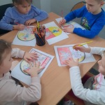 Język i kultura - dzieci kolorują herb Białegostoku