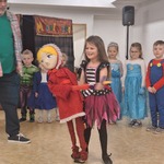 Bal karnawałowy w naszym przedszkolu - dzieci podczas zabawy tanecznej