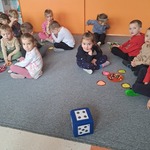 Tłusty czwartek- dzieci podczas zabawy matematycznej