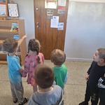 Tydzień Kariery- grupa Tygryski poznaje zawód bibliotekarza