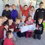 Tydzień kariery- dzieci z grupy Pszczółki z książką o Gabrysiu