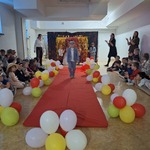 Pokaz mody Damy i Dżentelmeni- dziecko na wybiegu