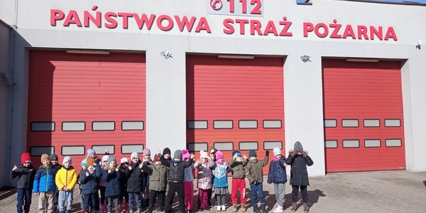Pszczółki odwiedzają strażaków