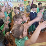 Pierwszy dzień wiosny w naszym przedszkolu- dzieci podczas wiosennego tańca