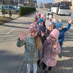 Przedszkolaki w Białostockim Teatrze Lalek- dzieci w drodze do teatru