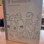 W bibliotece - książka