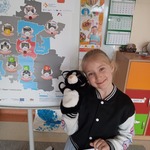 Misja kulturalna - język i kultura - dziewczynka z Bofkiem