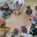 Warsztaty kosmiczne - dzieci tworzą swój układ planet
