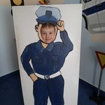 W Komisariacie Młodego Policjanta - chłopiec w fotobudce