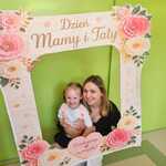 Dzień Rodziny - grupa Żabki - mama z dzieckiem w fotoramce