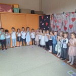 Dzień Rodziny w Tygryskach- dzieci ilustrują ruchem treść piosenki