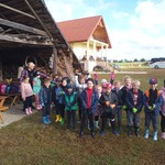 Przedszkolaki na wykopkach w Pacowej Chacie- grupa Pszczółki 