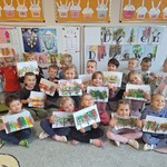 Dzień drzewa- grupa Tygryski prezentuje swoje prace plastyczne