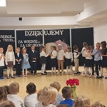 Dzień Edukacji Narodowej - występ grupy Smerfy